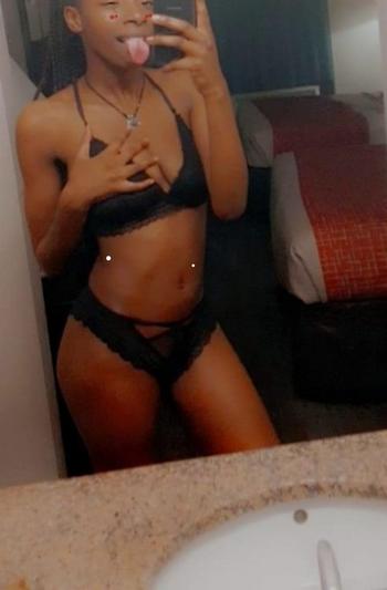 Yuliet , 23  female escort, Santa Cruz